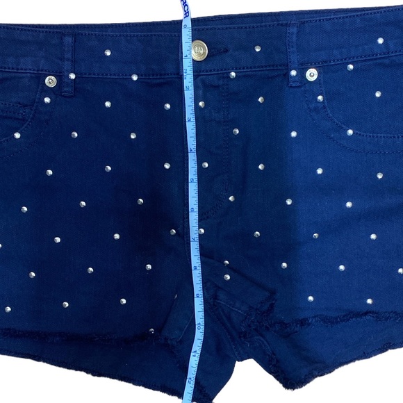 Michael Kors Low Rise Shorts - Picture 6 of 6